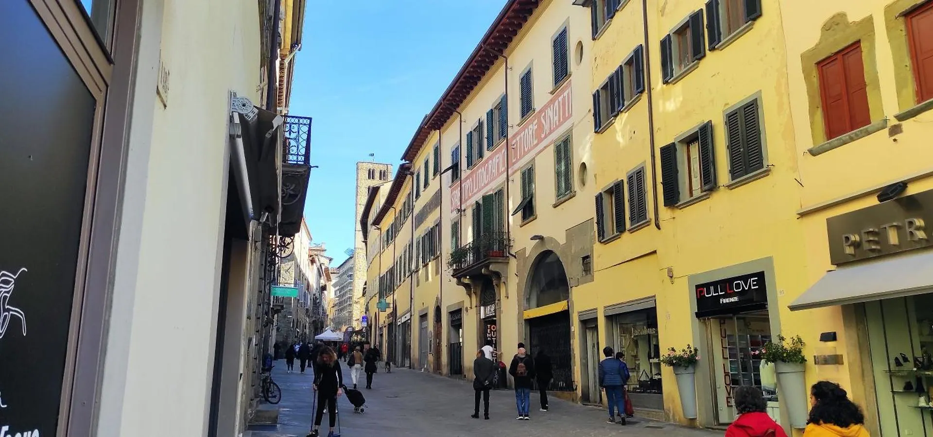 Urban Center Arezzo Apartment 0*,